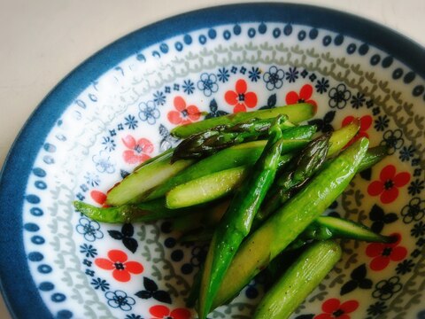 アスパラのごま油炒め